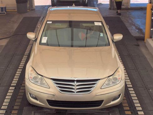 Used 2011 Hyundai Genesis 3.8 RWD image 2