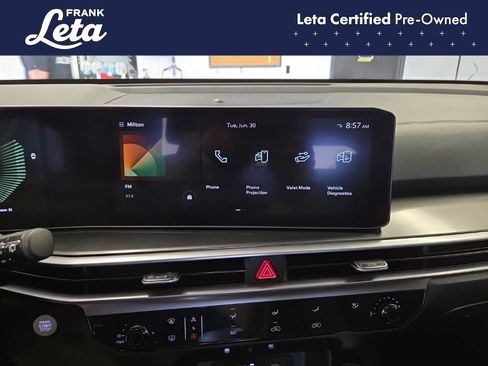 Used 2025 Kia Sorento LX FWD image 11