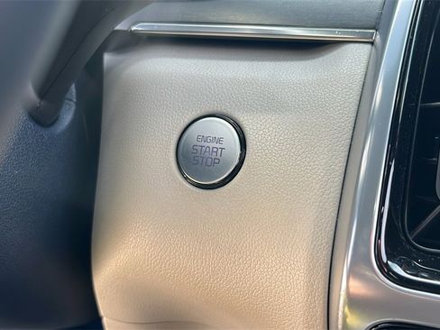 Used 2023 Kia Sorento SX Prestige image 29