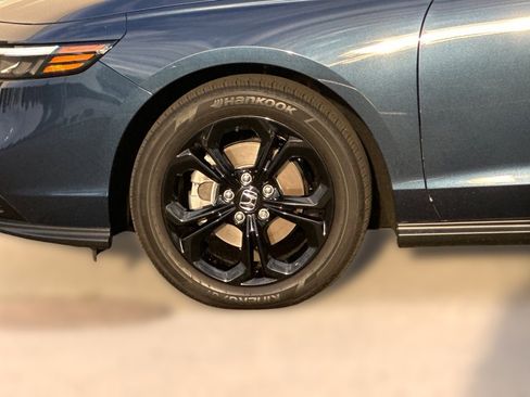 Certified 2025 Honda Accord SE image 11