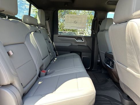 New 2025 GMC Sierra 3500 SLT w/ SLT Premium Package AWD/4WD image 31