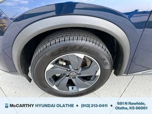 Used 2025 Nissan Rogue SV FWD image 17