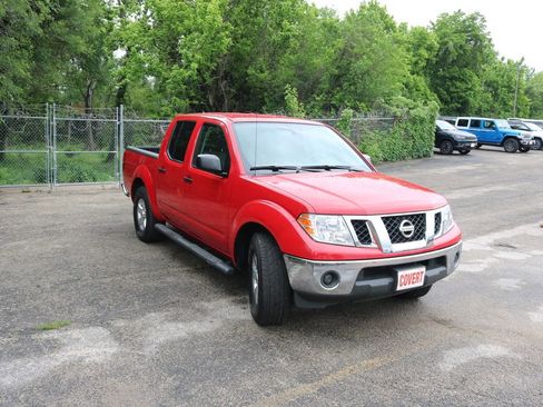 Used 2010 Nissan Frontier SE image 7