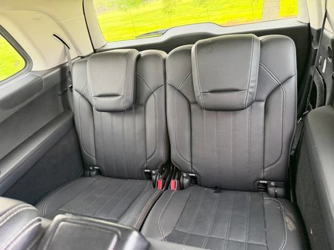 Used 2016 Mercedes-Benz GL 320 BlueTEC 4MATIC w/ Premium I Package image 10
