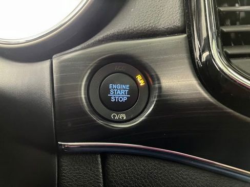 Used 2019 Jeep Grand Cherokee Limited AWD/4WD image 24