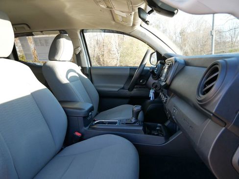 Used 2019 Toyota Tacoma SR image 20