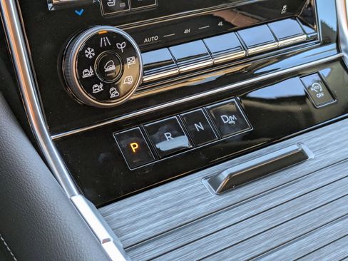 New 2026 Nissan Armada Platinum image 15