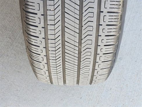 Used 2025 Chevrolet Equinox LT w/ Safety and Technology Package image 12