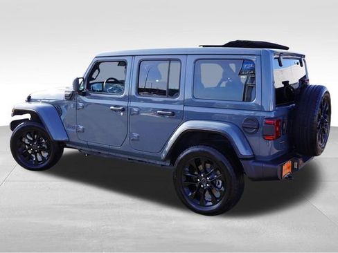 Certified 2025 Jeep Wrangler Unlimited Sahara w/ Safety Group image 9