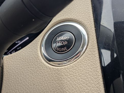 Used 2015 Nissan Rogue SV w/ SV Premium Package AWD/4WD image 24