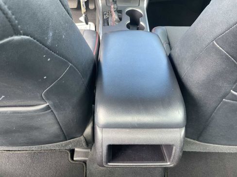 Used 2017 Toyota Camry SE image 21