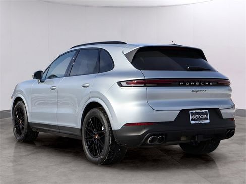Used 2026 Porsche Cayenne S image 3