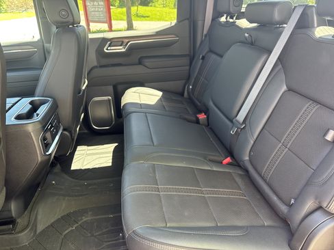 Used 2023 Chevrolet Silverado 1500 High Country w/ High Country Premium Package AWD/4WD image 15