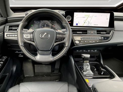 Used 2025 Lexus ES 300h w/ Luxury Package image 5