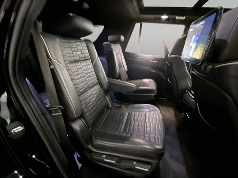 Used 2022 Cadillac Escalade Sport Platinum AWD/4WD image 20