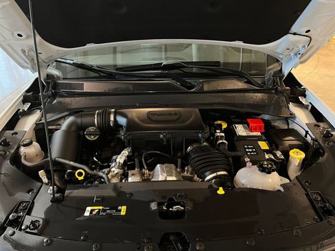 Used 2025 Jeep Compass Trailhawk image 32