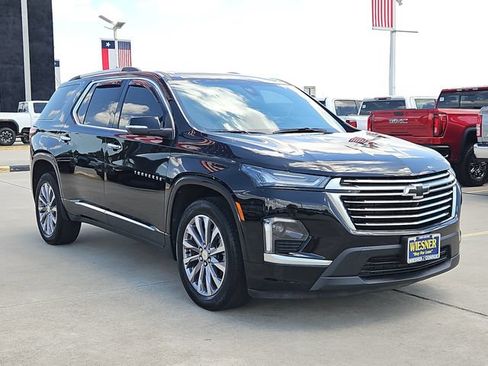 Used 2023 Chevrolet Traverse Premier w/ LPO, Floor Liner Package FWD image 3