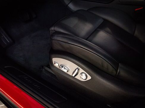 Certified 2026 Porsche Macan AWD/4WD image 14
