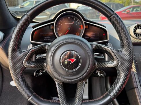 Used 2015 McLaren 650S Spider RWD image 37