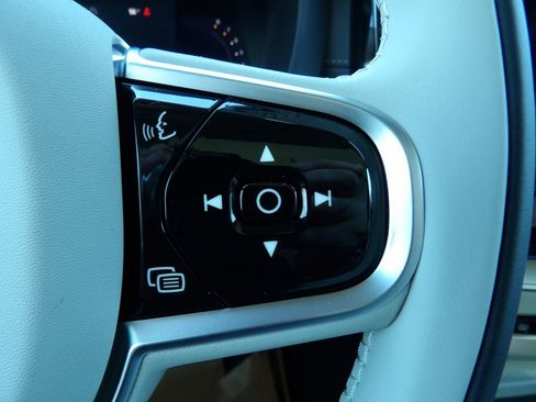 New 2026 Volvo XC60 B5 Ultra w/ Protection Package Premier image 19