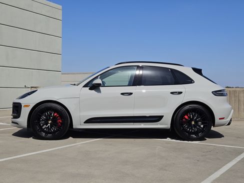 Certified 2024 Porsche Macan GTS image 2