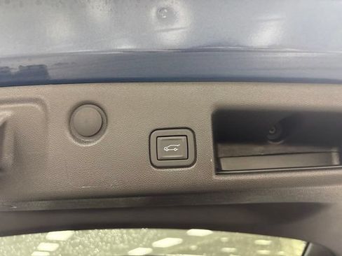 Used 2024 Chevrolet Equinox LT w/ LPO, Floor Liner Package FWD image 13