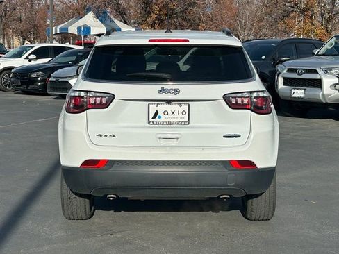 Used 2024 Jeep Compass Latitude image 3