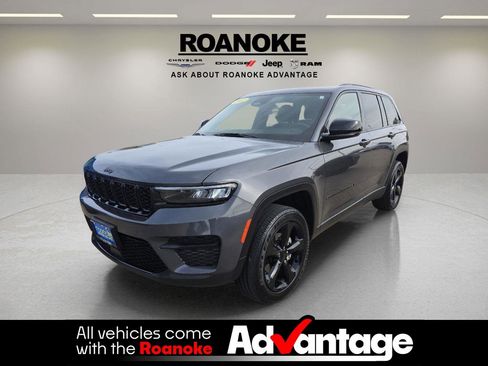 Used 2022 Jeep Grand Cherokee Altitude image 1