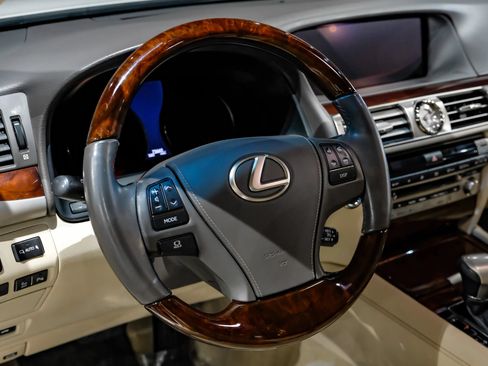 Used 2015 Lexus LS 460 L RWD image 13