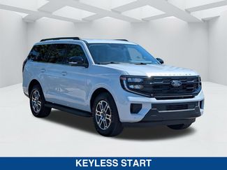 New 2026 Ford Expedition Active RWD video 3