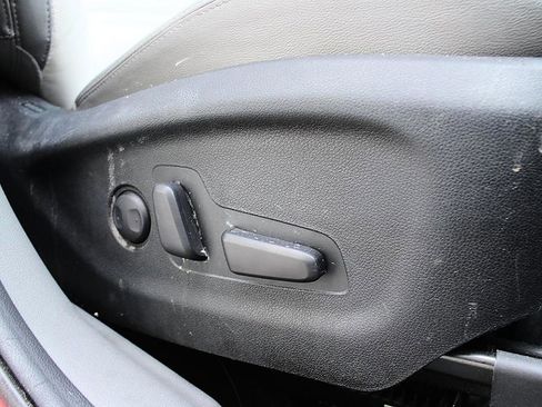 Used 2019 Kia Sorento SX image 30