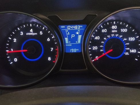 Used 2016 Hyundai Veloster w/ Option Group 02 FWD image 23