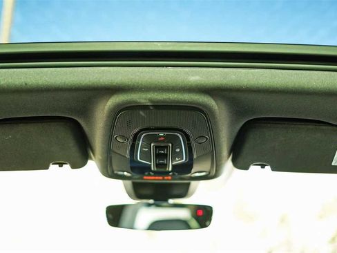 Used 2023 Audi Q7 Premium w/ Convenience Package image 11