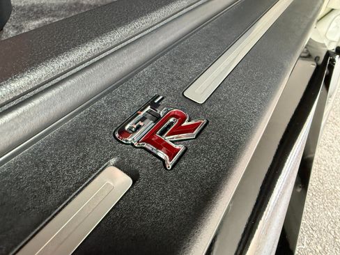 Used 2024 Nissan GT-R Premium w/ Premium Interior Package image 27