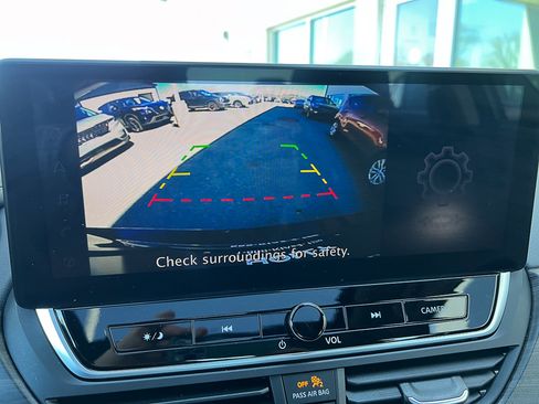 Used 2024 Nissan Altima 2.5 SV w/ SV Premium Package image 19