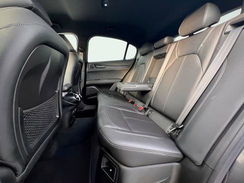 Used 2023 Alfa Romeo Stelvio Sprint image 23