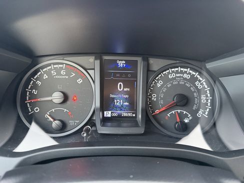 Certified 2022 Toyota Tacoma SR image 14