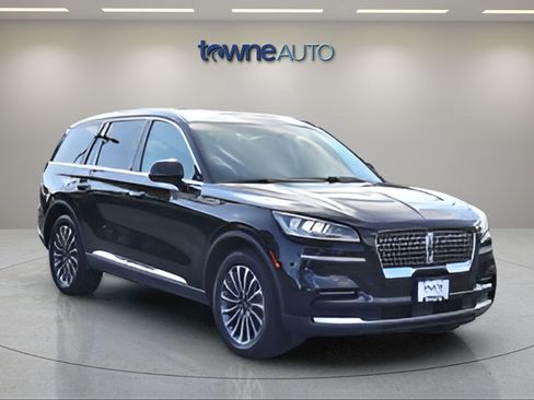 Used 2024 Lincoln Aviator AWD w/ Premium Package image 11