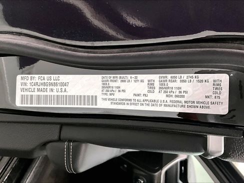 Used 2022 Jeep Grand Cherokee Limited image 17