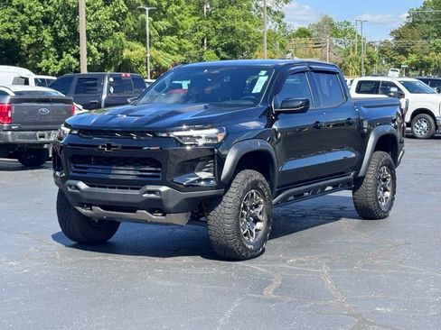 Used 2024 Chevrolet Colorado ZR2 w/ ZR2 Convenience Package III AWD/4WD image 2