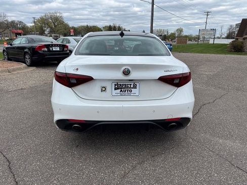 Used 2018 Alfa Romeo Giulia Ti Sport w/ Quick Order Package 22S Sport AWD/4WD image 6