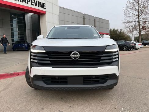 Used 2025 Nissan Kicks SV image 4