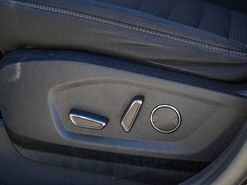 Used 2017 Ford Edge SEL image 24