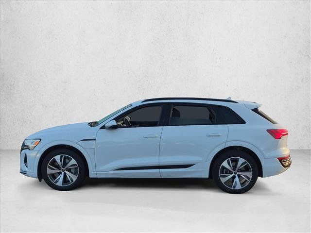 Used 2024 Audi Q8 e-tron Premium AWD/4WD image 8