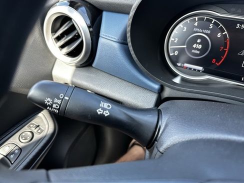 New 2025 Nissan Versa SV w/ Trunk Package image 30