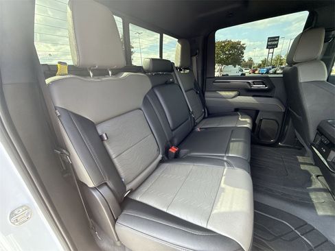 Used 2024 Chevrolet Silverado 2500 ZR2 w/ Technology Package image 27