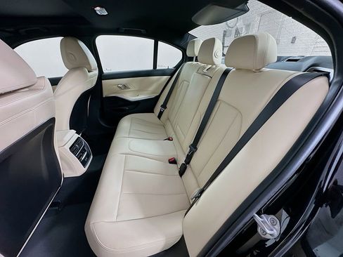 Used 2025 BMW 330i Sedan w/ Convenience Package image 17