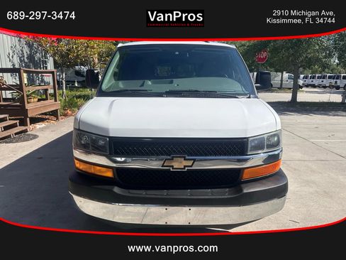 Used 2017 Chevrolet Express 3500 LT w/ LT Preferred Equipment Group image 7