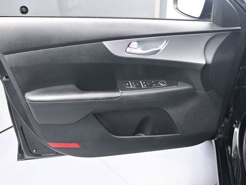 Used 2023 Kia Forte LXS w/ LXS Technology Package image 12