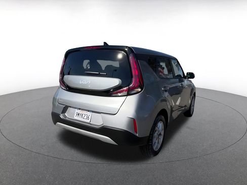 Used 2025 Kia Soul LX w/ LX Technology Package image 15